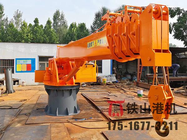 江西新余甲板起重機(jī)廠家船用起重機(jī)如何進(jìn)行裝卸貨物？